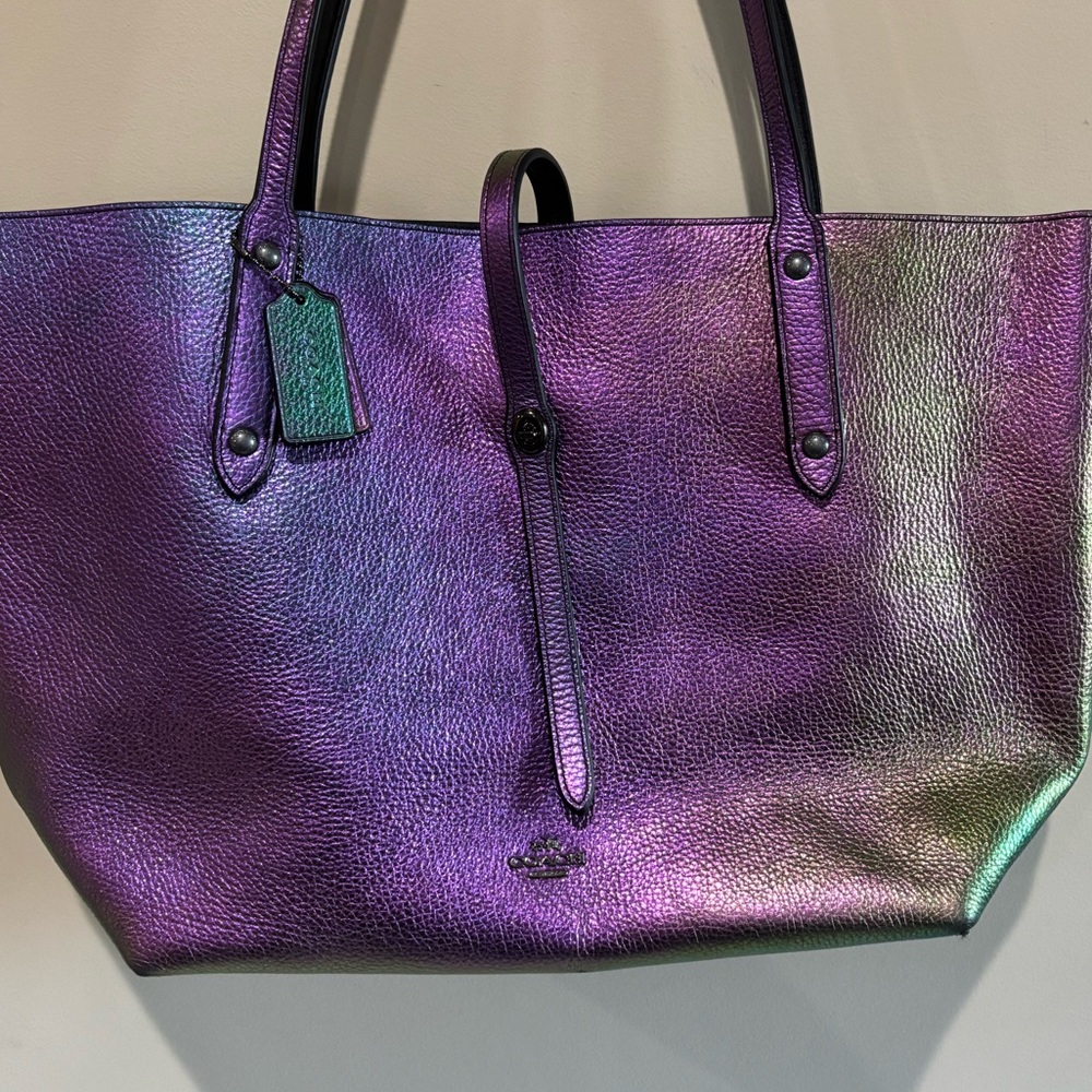 New Coach Iridescent Holographic Market Tote Bag - Picture 8 of 8